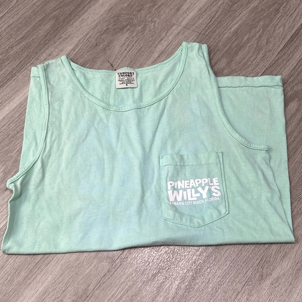 Pineapple Willy’s tank